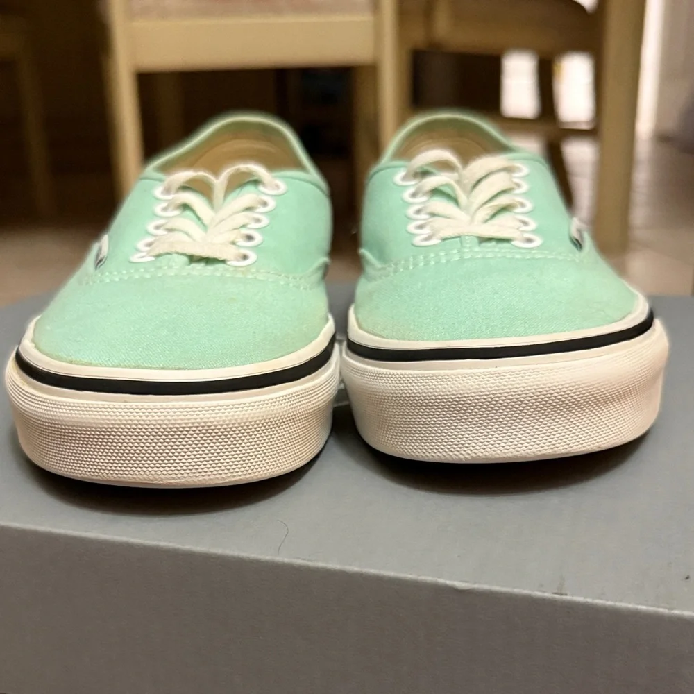 Vans Light Green Canvas Sneakers Unisex Women 8 Men 6.5